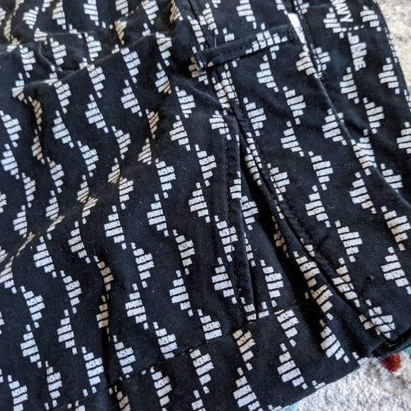 Old Navy Pixie Shorts - Picture 6 of 6